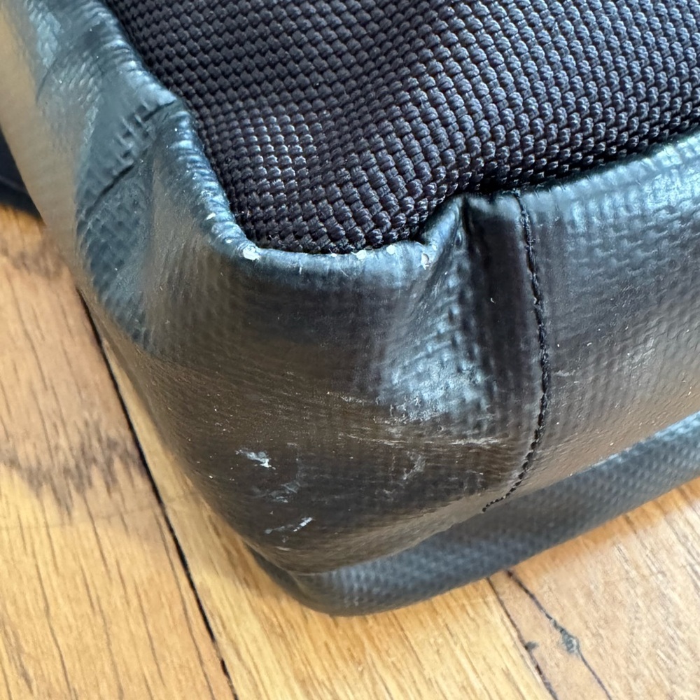 Porter and Co Nylon Messenger Bag - Black - Picture 9 of 15